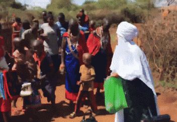 Крокодилье мясо и "Пещера дьявола". Казахстанских апашек отправили в Доминикану и Кению (фото+видео)