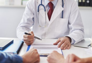 Причиной 20 процентов разводов в Казахстане назвали бесплодие