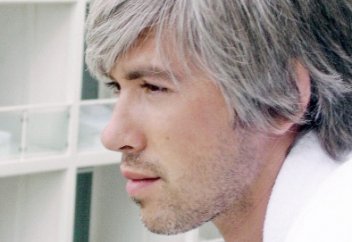 Ақ шаштың неліктен пайда болатыны анықталды