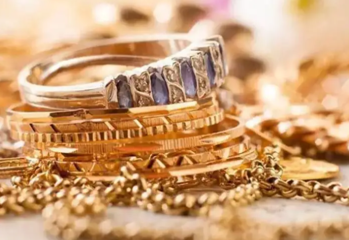 Үндістанда беті бүркенген адамдарға зергерлік дүкендерге кіруге тыйым салынды