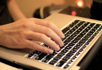 Мемлекеттік қызметкерлердің интернеттегі тәртібін бақылайтын ереже бекітілді