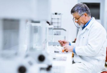 Мұсылман ғалымы жараны жазатын бинт ойлап тапты