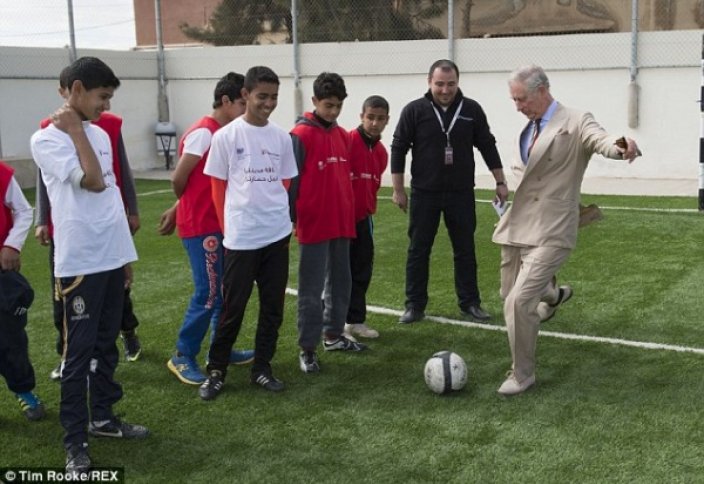 Футбол - Принц Чарльз: сирийские беженцы