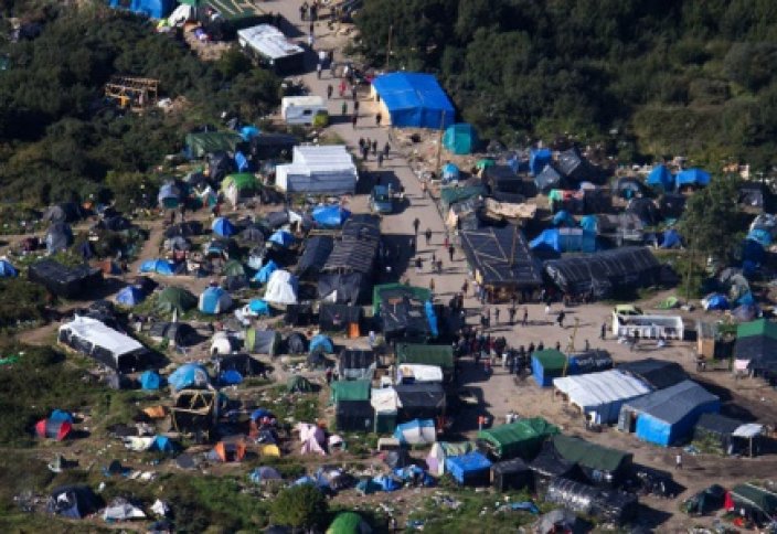 Французы-волонтеры принимают ислам, общаясь с мусульманами в лагерях для беженцев