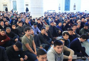 Жұма намазынан кейін «зуһри ахир» намазын оқу парыз ба?