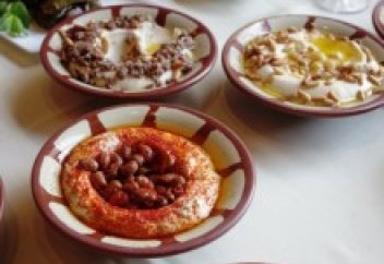 Араб пен еврей бірге тамақтанса, жеңілдік жасалады