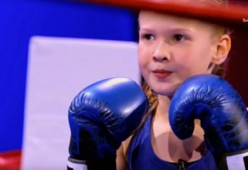 Девочка-боксер из Казахстана поразила американскую публику