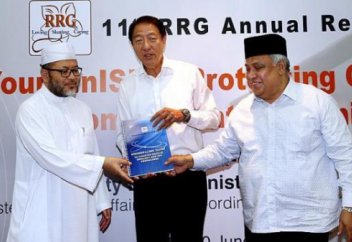 Горячая линия – Сингапур держит руку на пульсе мусульман