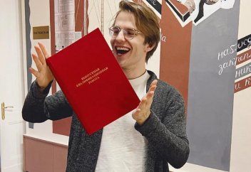 Мәскеу университеті студенттерге диплом жұмысын жазу үшін нейрожеліні пайдалануға рұқсат етті