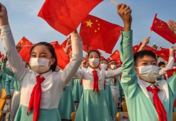 Өзгелерге үлгі көрсетуі үшін коммунистерге үш балаға дейін табуды міндеттемек