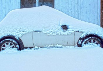 Эксперт назвал две самые необходимые вещи, которые должны быть в машине зимой