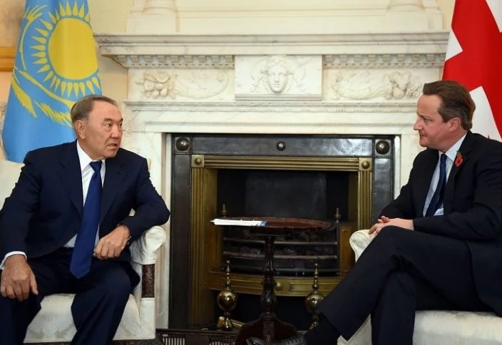 Мемлекет басшысы Ұлыбритания Премьер-Министрі Дэвид Кэмеронмен кездесті