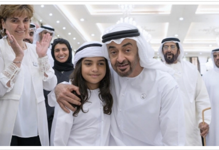 8-летнего Умара, отращивающего волосы с благородной целью, отметили на высшем уровне