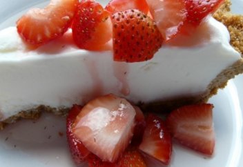 Японцы случайно научились делать нетающее мороженое (видео)