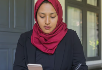 Восемь из десяти британских мусульман подвергаются «финансовому штрафу за веру» при покупке дома