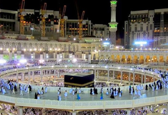 В Мекке сносят временный мост для обхода Каабы