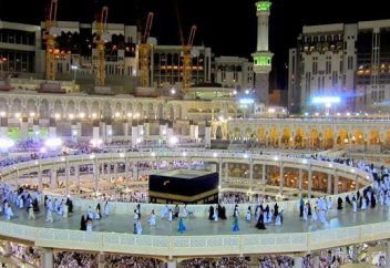 В Мекке сносят временный мост для обхода Каабы