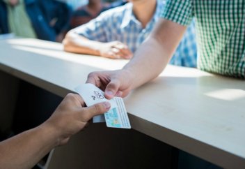 Қазақстандықтар бір ғана құжатты көрсету арқылы жәрдемақыны рәсімдей алады