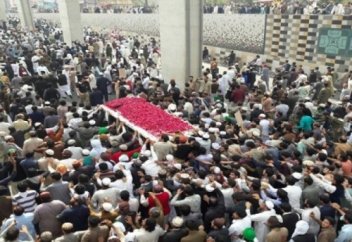 Адамзат тарихындағы ең көп адам қатысқан жаназа