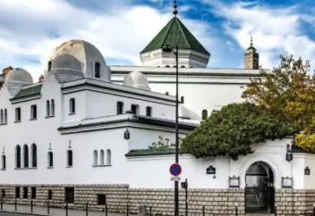 Французский совет мусульманской веры уточнил начало Рамадана на фоне споров