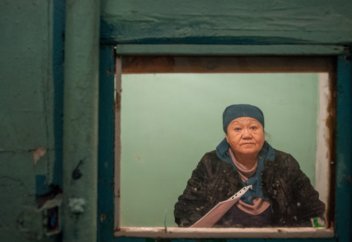 Луч света в темном общежитии. На окраине Нур-Султана происходит невообразимое (фото)