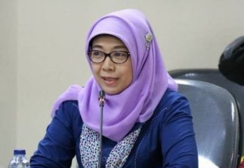 Чиновница-мусульманка предостерегла о «непорочном зачатии» в бассейнах