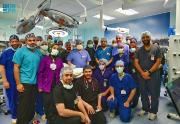 В Саудовской Аравии провели 53-ю успешную операцию по разделению сиамских близнецов