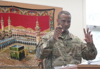 Как новообращенный мусульманин стал армейским имамом (фото)