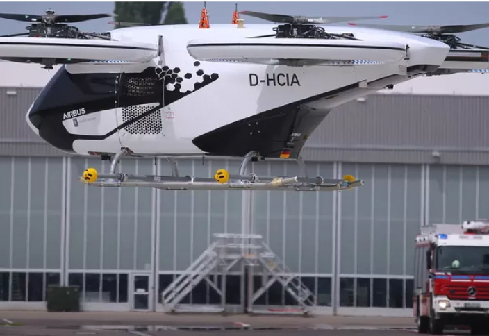 Разные: Полностью автономный полет электрического аэротакси: видео