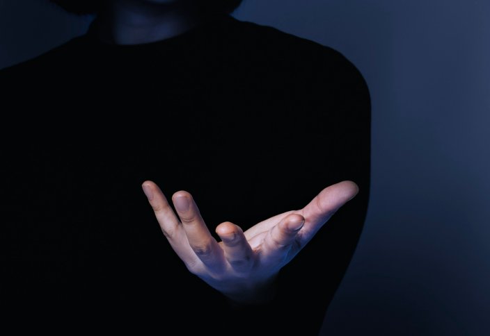 Исследование: люди интуитивно соотносят религиозность с просоциальным поведением