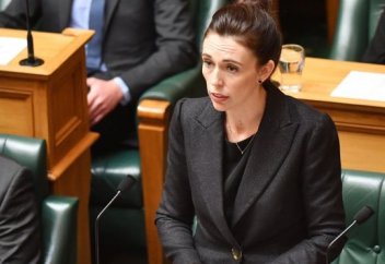 "Он террорист. Он преступник. Он экстремист. И он останется для меня безымянным": Премьер-министр Новой Зеландии