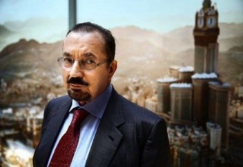 Человек, который создал те самые часы над Запретной мечетью в Мекке