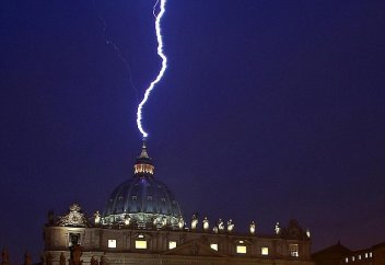 Найзағай әдетте қандай жерлерге түседі? (фото)