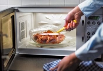 Қарапайым микротолқынды пештің біз білмейтін сырлары немесе  қандай ыдысты микротолқынды пеште қолдануға болады