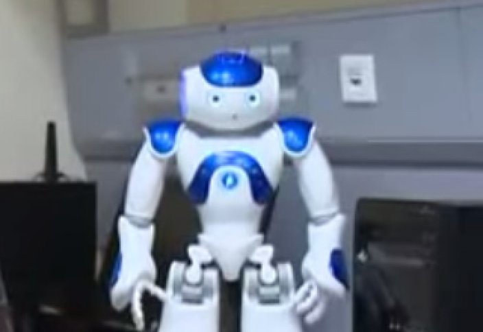 Студенттер роботқа қазақ тілінде өлең оқытты (ВИДЕО)