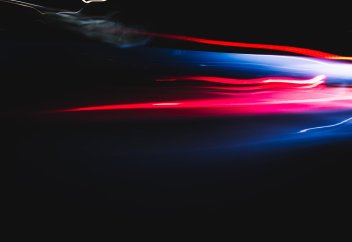 Блогер жарық жылдамдығын таспаға тартып алды (видео)