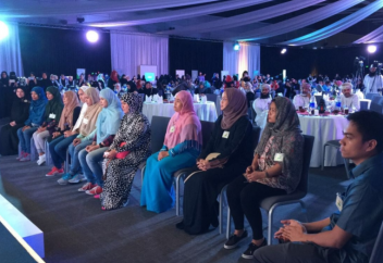 Новообращенная мусульманка: «Коран заставил волосы зашевелиться у меня на голове»