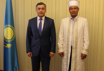 БАС МҮФТИ ДІН ІСТЕРІ ЖӘНЕ АЗАМАТТЫҚ ҚОҒАМ МИНИСТРІМЕН КЕЗДЕСТІ (ФОТО)