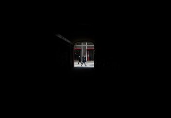 Новые научные данные по коронавирусу: связь между пандемиями и психозом (Gizmodо, США)