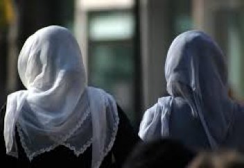 Мұсылмандар саны ең көп еуропалық елде хижабқа тыйым салынды