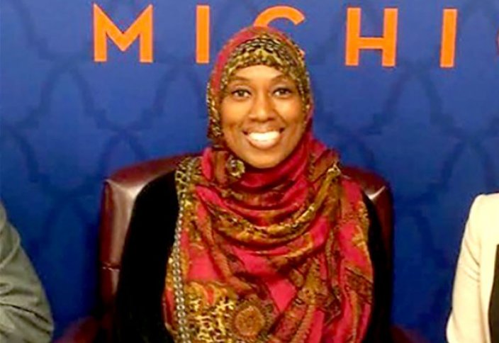 Стюардесса уволена за религиозную приверженность