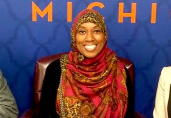 Стюардесса уволена за религиозную приверженность