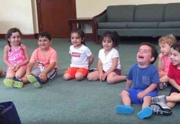 Кішкентай бала әлемдегі ең әсерлі күлкінің иесі атанды (видео)