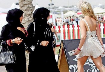 «Цивилизованное человечество» погибнет из-за голых баб