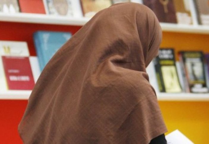 Суд в Германии отказал учительнице в праве на хиджаб