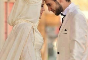 "Ей,болашақ жар, аяулы ана! Сені тездетіп тұрмыс құрудан не тосып жүр?"