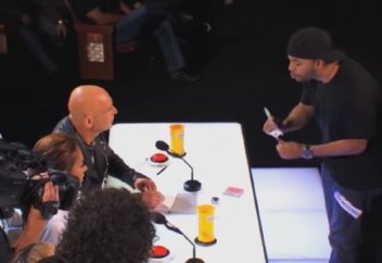 Жын ба, өнер ма? (Видео)