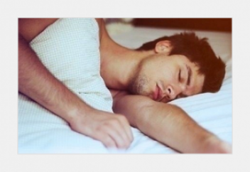 Етпетінен жатып ұйықтау қауіпті болып шықты. Дәрігердің пікірі