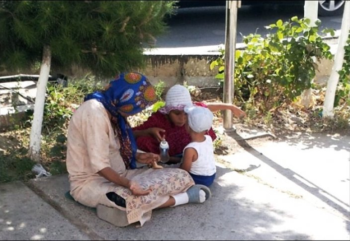 Туркменистан: вместо борьбы с бедностью - борьба за "имидж президента"