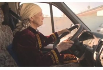 Маңғыстаулық әжей «Газель»-мен Ақтауға жүк тасып жүр (видео)